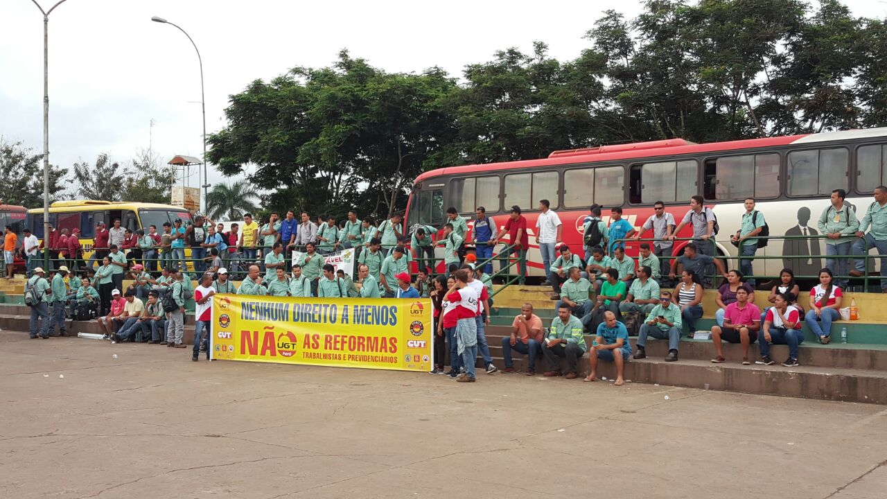 O METABASE  CARAJS e vrios sindicatos realizaram uma manifestao gigantesca em Parauapebas