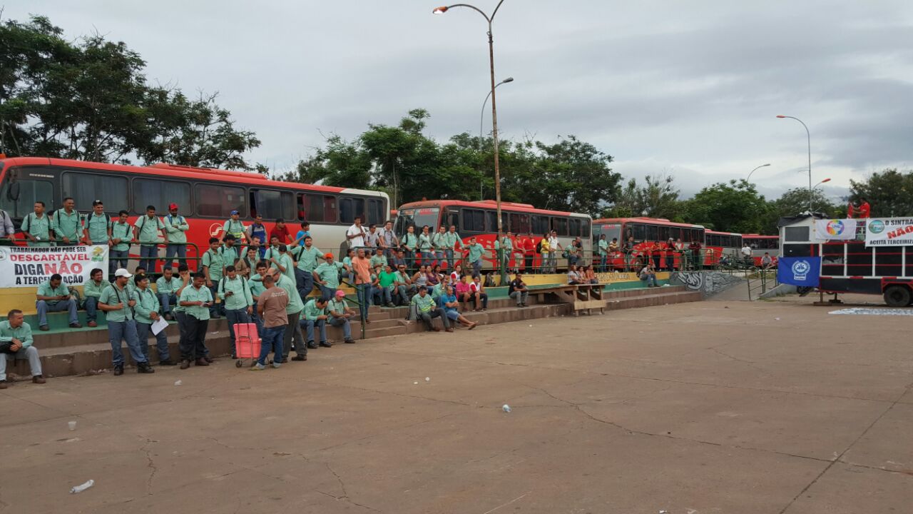 O METABASE  CARAJS e vrios sindicatos realizaram uma manifestao gigantesca em Parauapebas